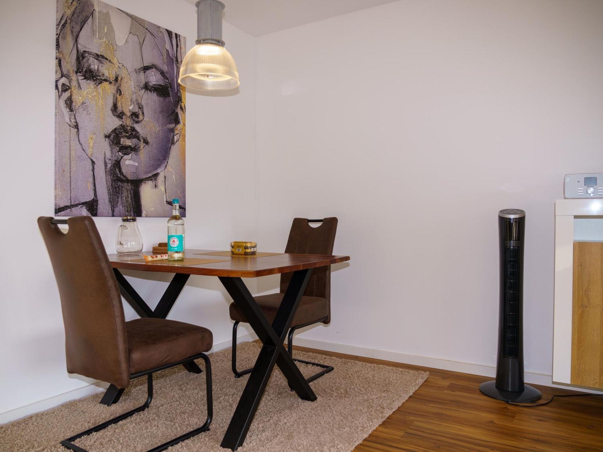 200 Apartment Mit Carport, Aufzug Und Balkon ヴィルヘルムスハーフェン エクステリア 写真